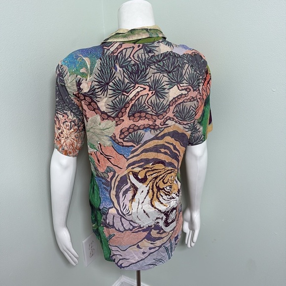 Men’s Guess Tiger Eco Bonsai Button Front Short Sleeve Button Down Shirt Small - Picture 8 of 11